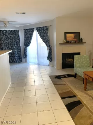 Photo #6: 2473907 Listing