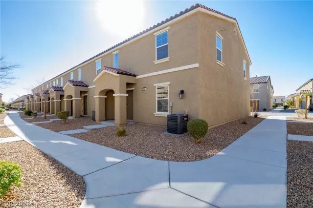 MLS: 2473916 Condo For Sale