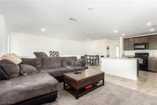 Photo #5: 2473916 Listing 