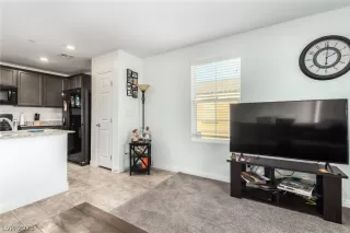 Photo #6: 2473916 Listing 