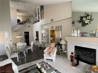 Photo #3: 2473933 Listing