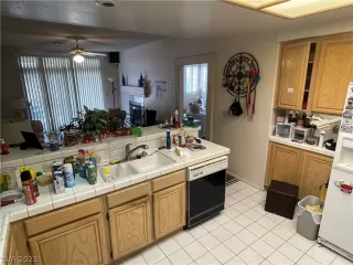 Photo #6: 2473933 Listing