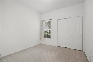 Photo #2: 2473941 Listing