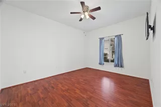 Photo #5: 2473941 Listing