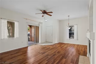 Photo #6: 2473941 Listing