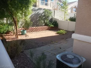 Photo #4: 2473944 Listing