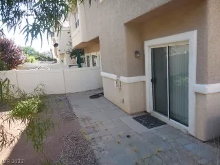 Photo #5: 2473944 Listing