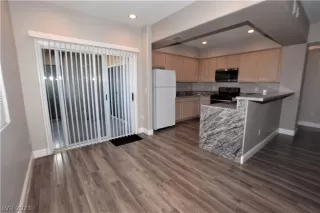 Photo #6: 2473968 Listing 