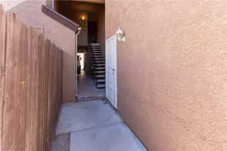 Photo #1: 2473979 Listing