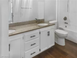 Photo #3: 2474025 Listing