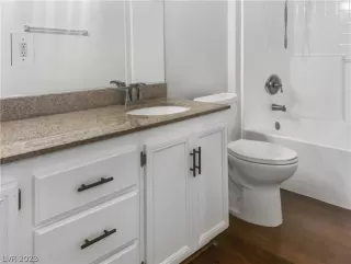 Photo #4: 2474025 Listing