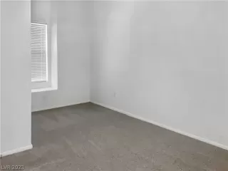 Photo #5: 2474025 Listing