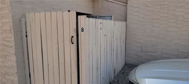 MLS: 2474046 Condo For Sale