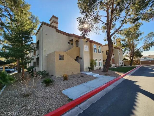 MLS: 2474064 Condo For Sale