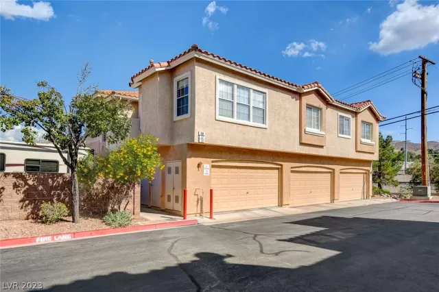 MLS: 2474067 Condo For Sale