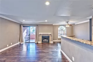 Photo #2: 2474081 Listing 