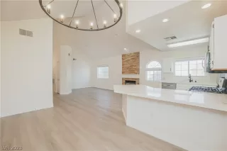 Photo #2: 2474097 Listing 
