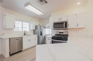 Photo #4: 2474097 Listing 