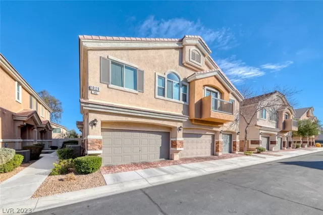 MLS: 2474114 Condo For Sale