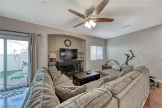 Photo #6: 2474114 Listing