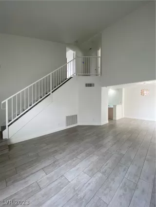 Photo #3: 2474128 Listing 