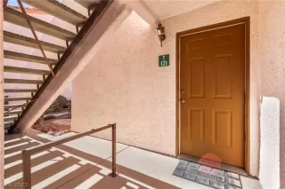 Photo #2: 2474131 Listing