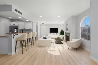 Photo #4: 2474131 Listing