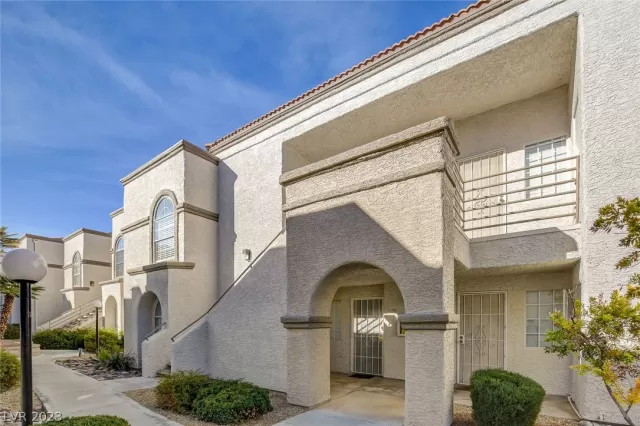 MLS: 2474142 Condo For Sale