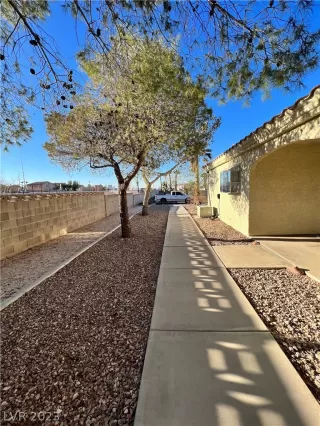 Photo #2: 2474150 Listing 