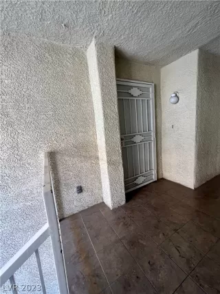 Photo #3: 2474150 Listing 