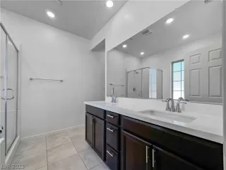 Photo #4: 2474156 Listing