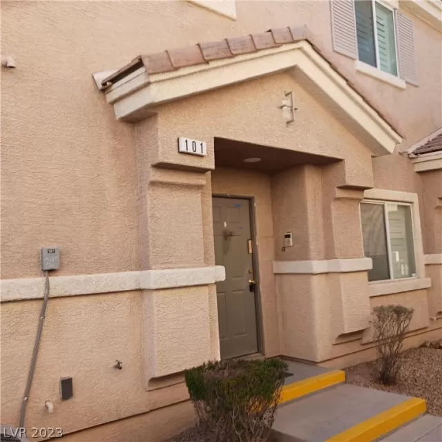 MLS: 2474171 Condo For Sale