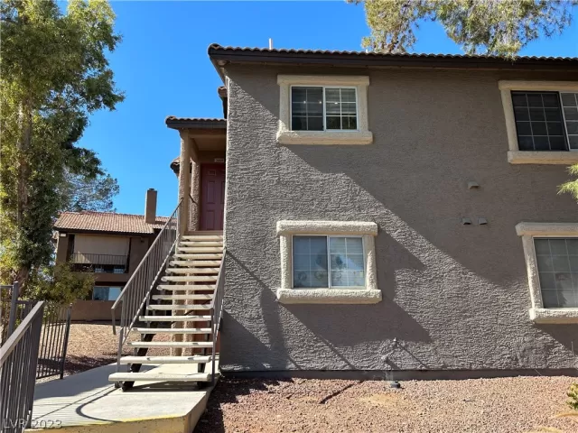 MLS: 2474188 Condo For Sale