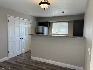 Photo #6: 2474188 Listing 