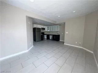 Photo #6: 2474199 Listing 