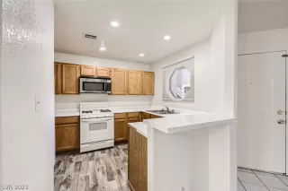 Photo #6: 2474203 Listing 