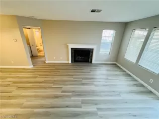 Photo #4: 2474209 Listing 