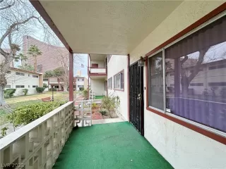 Photo #2: 2474218 Listing 
