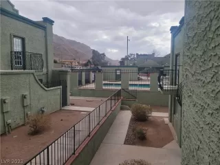 Photo #1: 2474251 Listing 