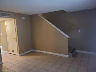 Photo #5: 2474251 Listing 