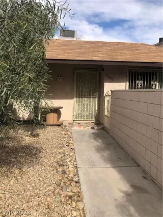 Photo #1: 2474294 Listing