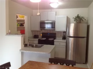 Photo #3: 2474294 Listing