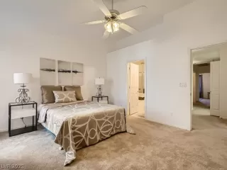 Photo #2: 2474300 Listing