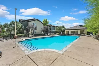 Photo #3: 2474325 Listing