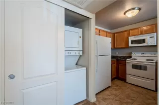 Photo #6: 2474330 Listing