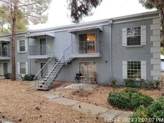 MLS: 2474334 Condo For Sale