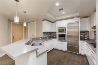 Photo #2: 2474365 Listing