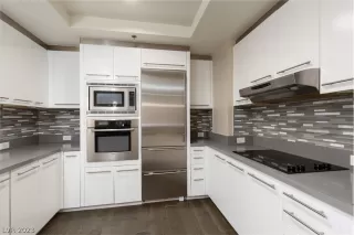 Photo #3: 2474365 Listing