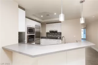 Photo #4: 2474365 Listing