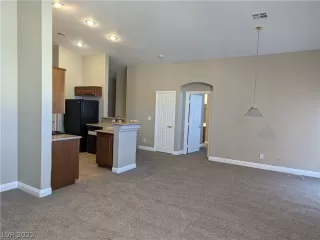 Photo #6: 2474389 Listing 